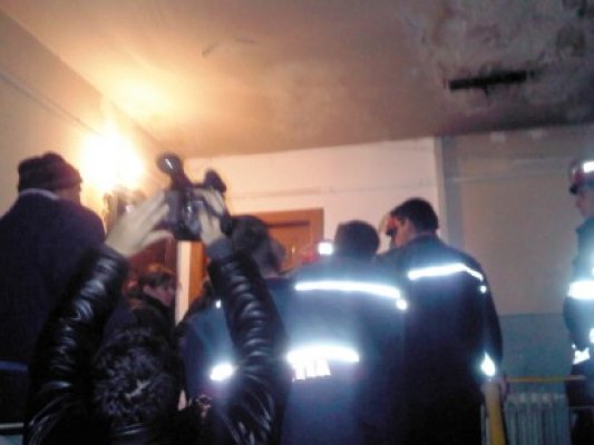 Bărbat de 71 de ani, găsit decedat în apartament